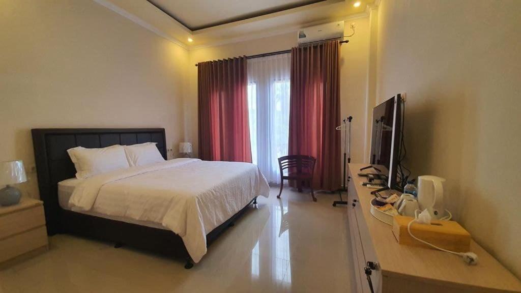Grand Puri Hotel Batununggul Exterior photo